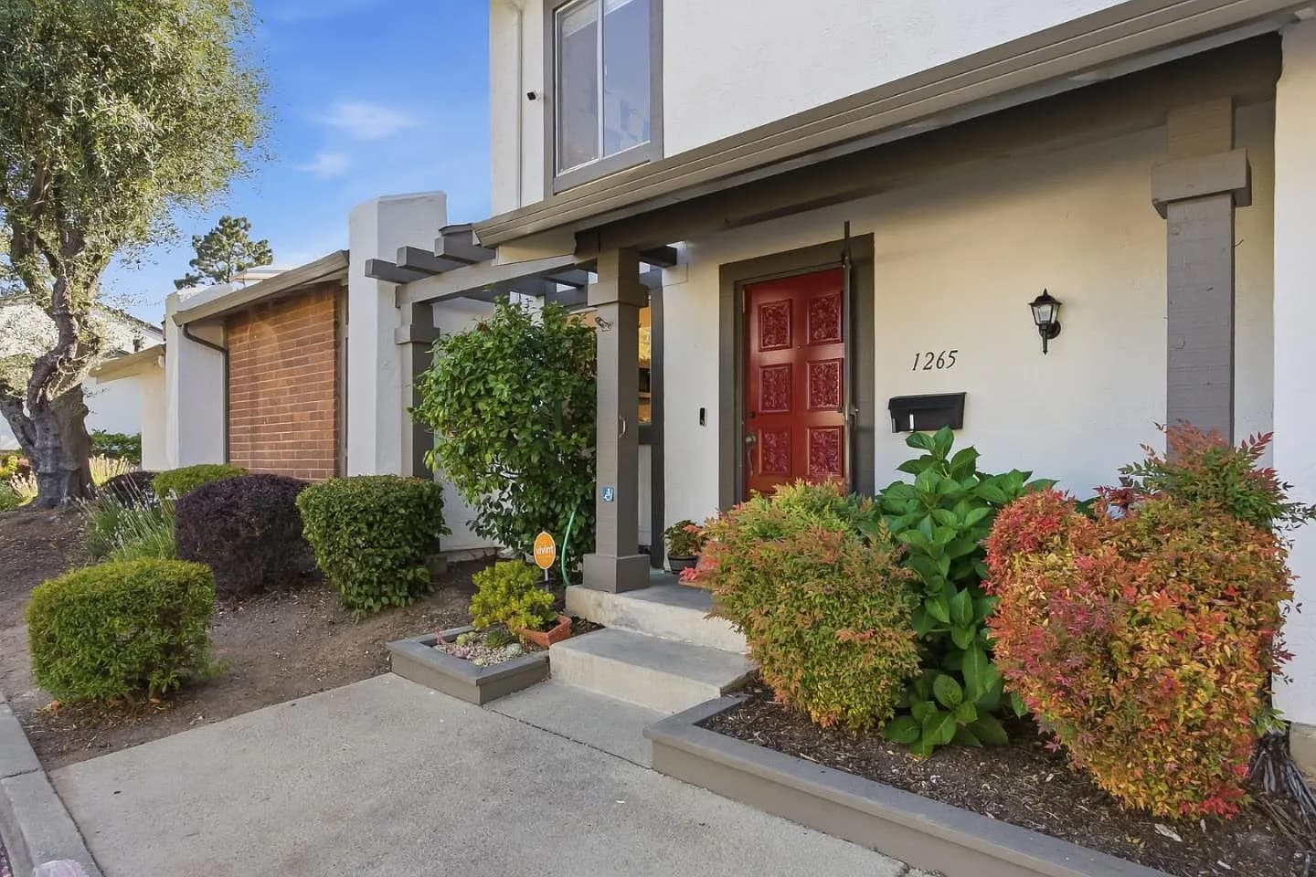 1265 Riesling Ter, listing photograph 1