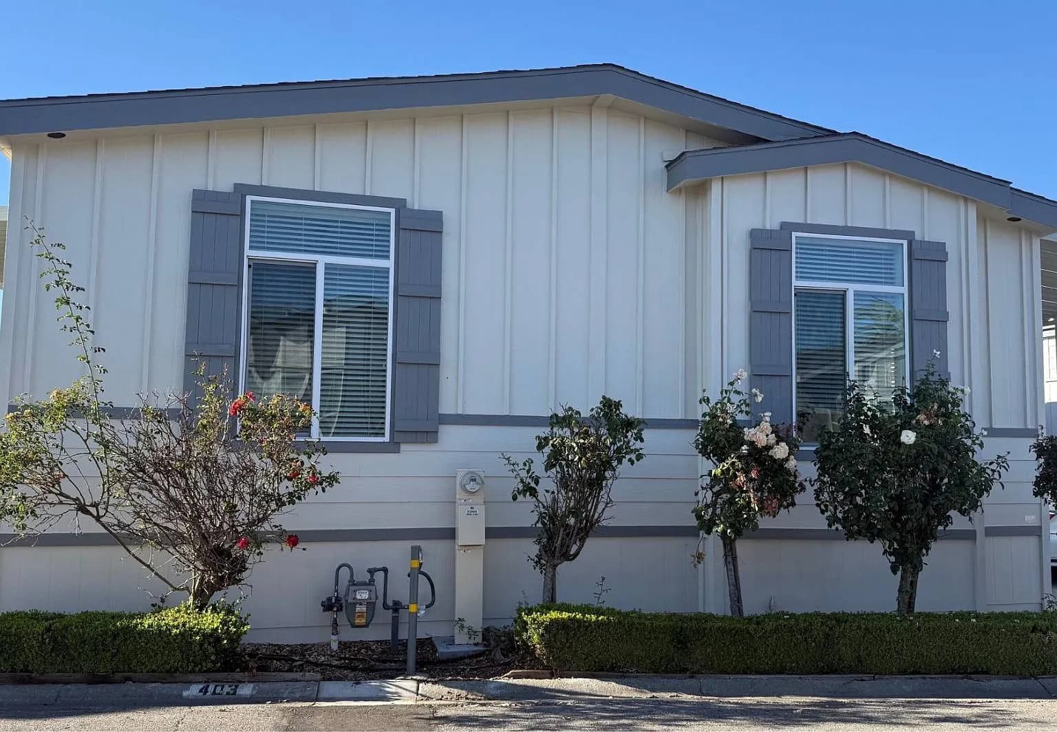 1085 Tasman Dr Spc 403, listing photograph 1