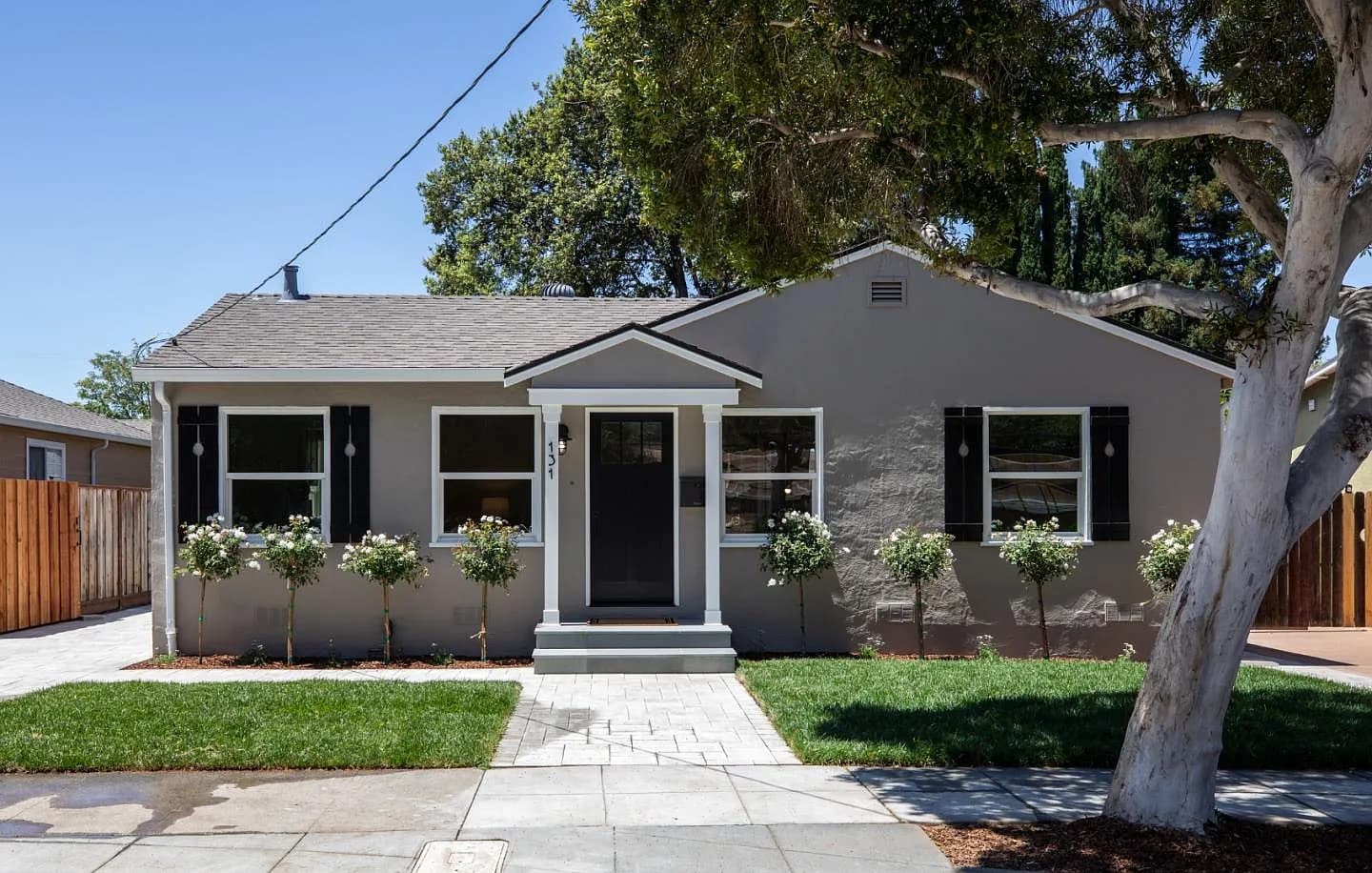 131 Charles St, listing photograph 1