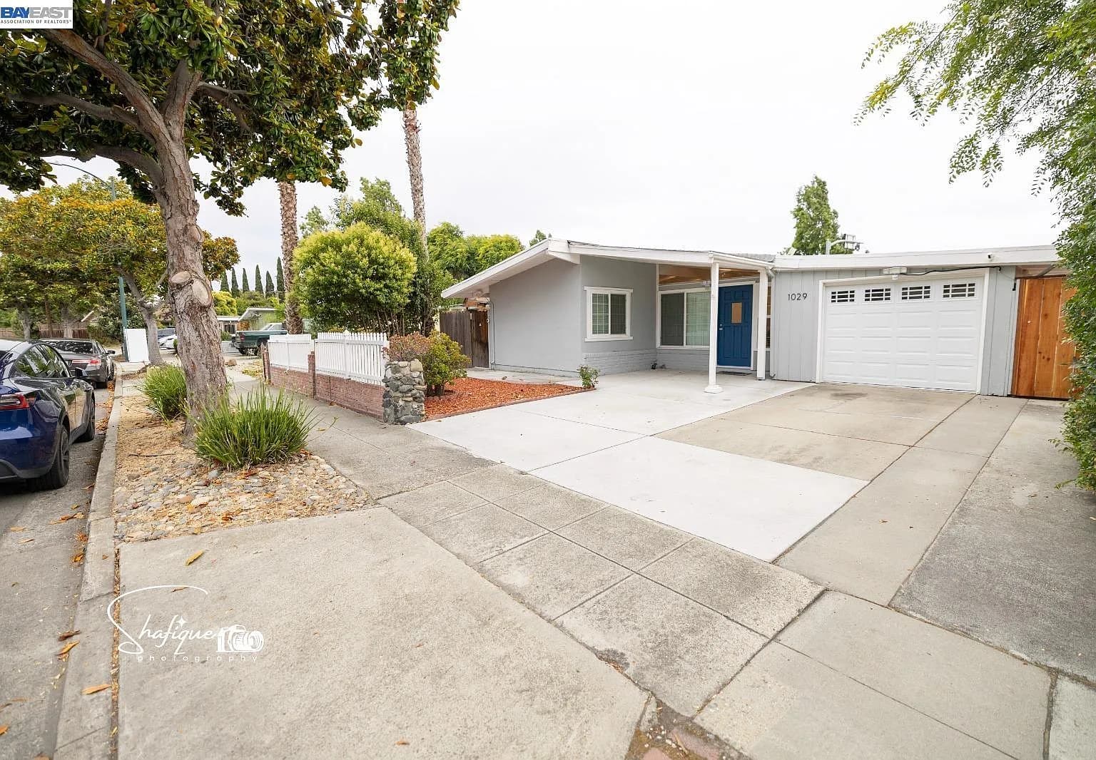 1029 Blazingwood Dr, listing photograph 1