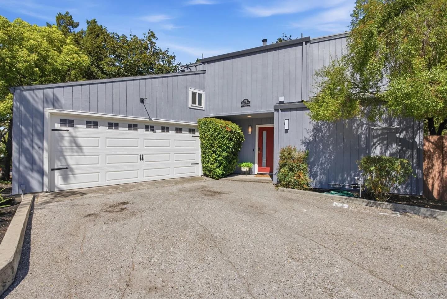 982 Wright Ave #3, listing photograph 1