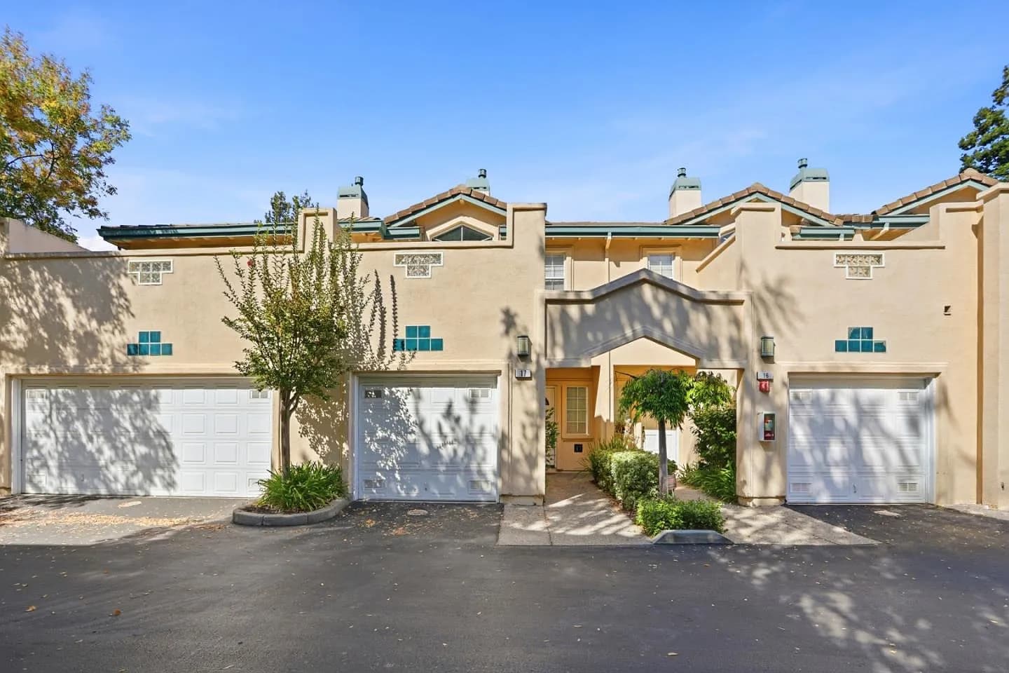 4173 El Camino Real APT 17, listing photograph 1