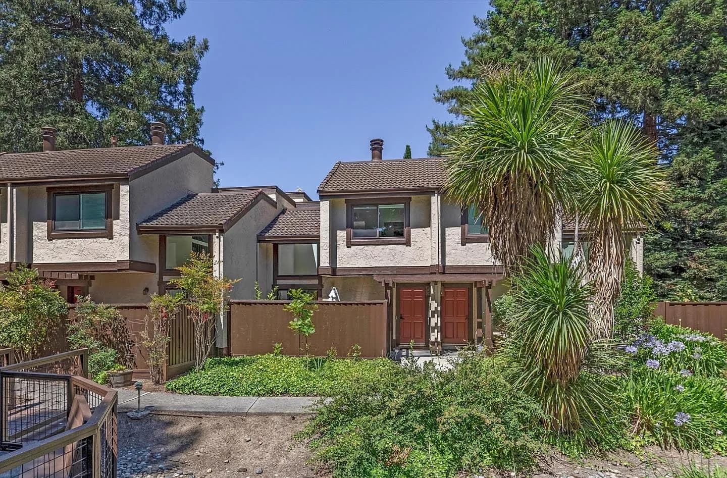 1525 Tyler Park Way, listing photograph 1