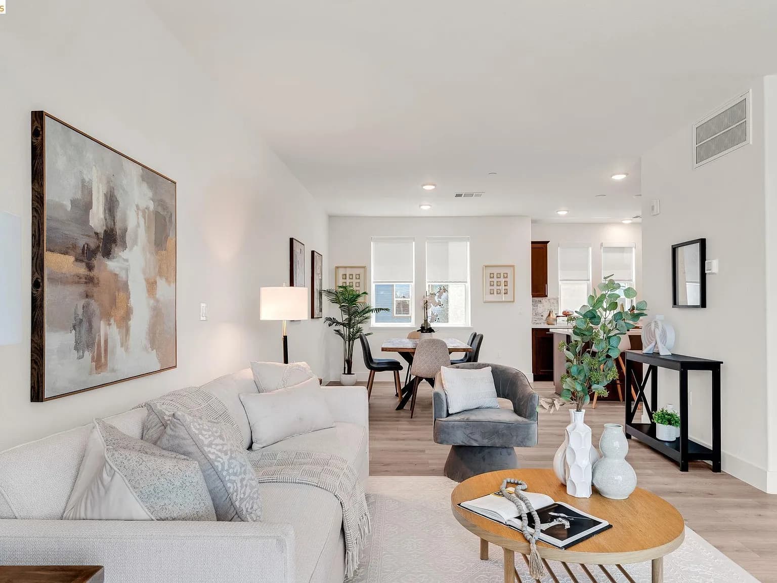820 E Duane Ave Unit 5, listing photograph 1