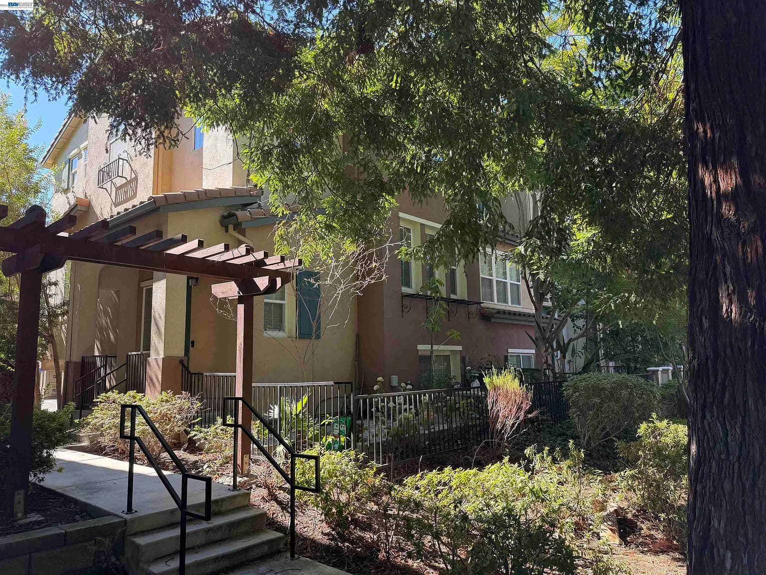 1071 Konstanz Trl, listing photograph 1