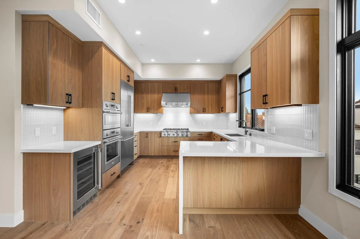 237 Hope St, listing photograph 1