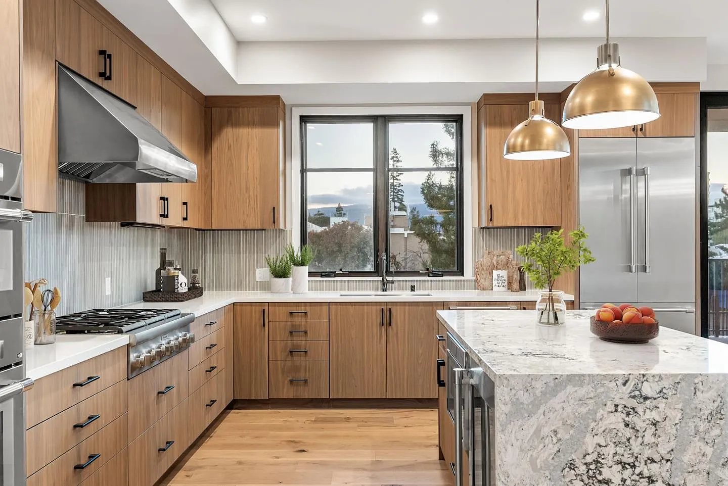 231 Hope St, listing photograph 1