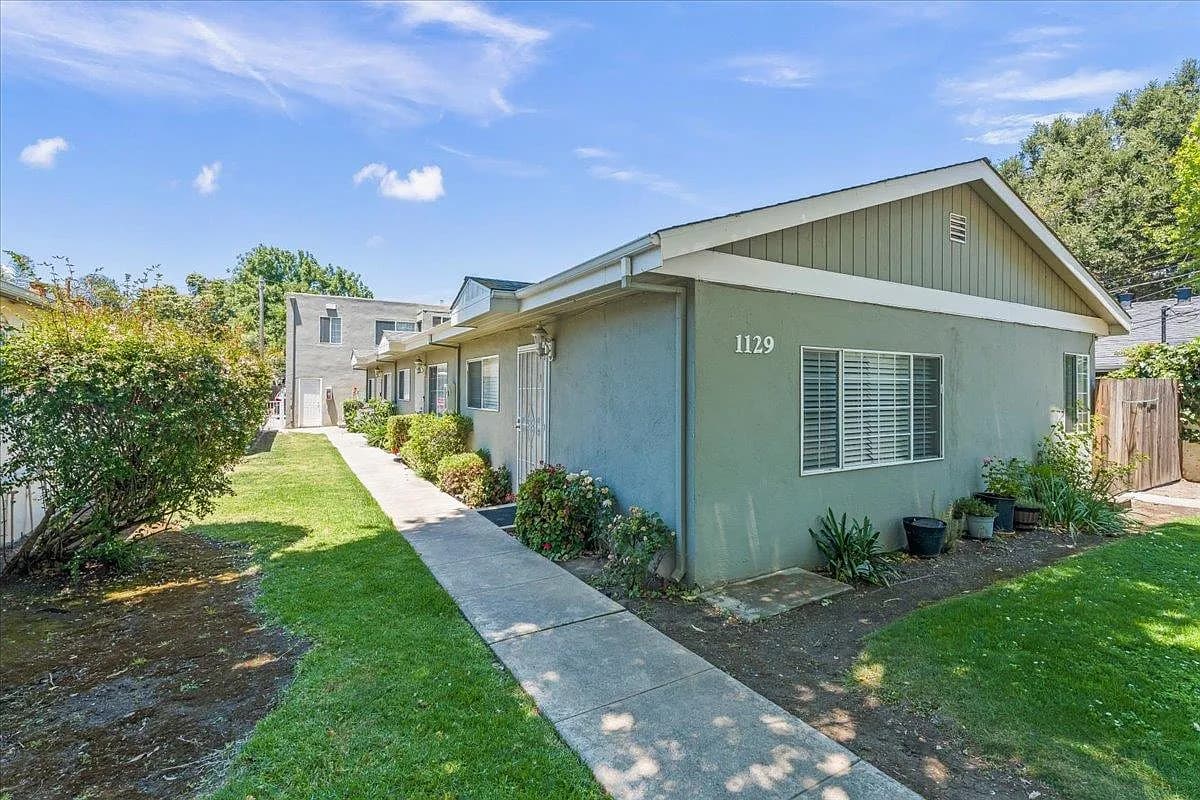 Willow Menlopark, listing photograph 1
