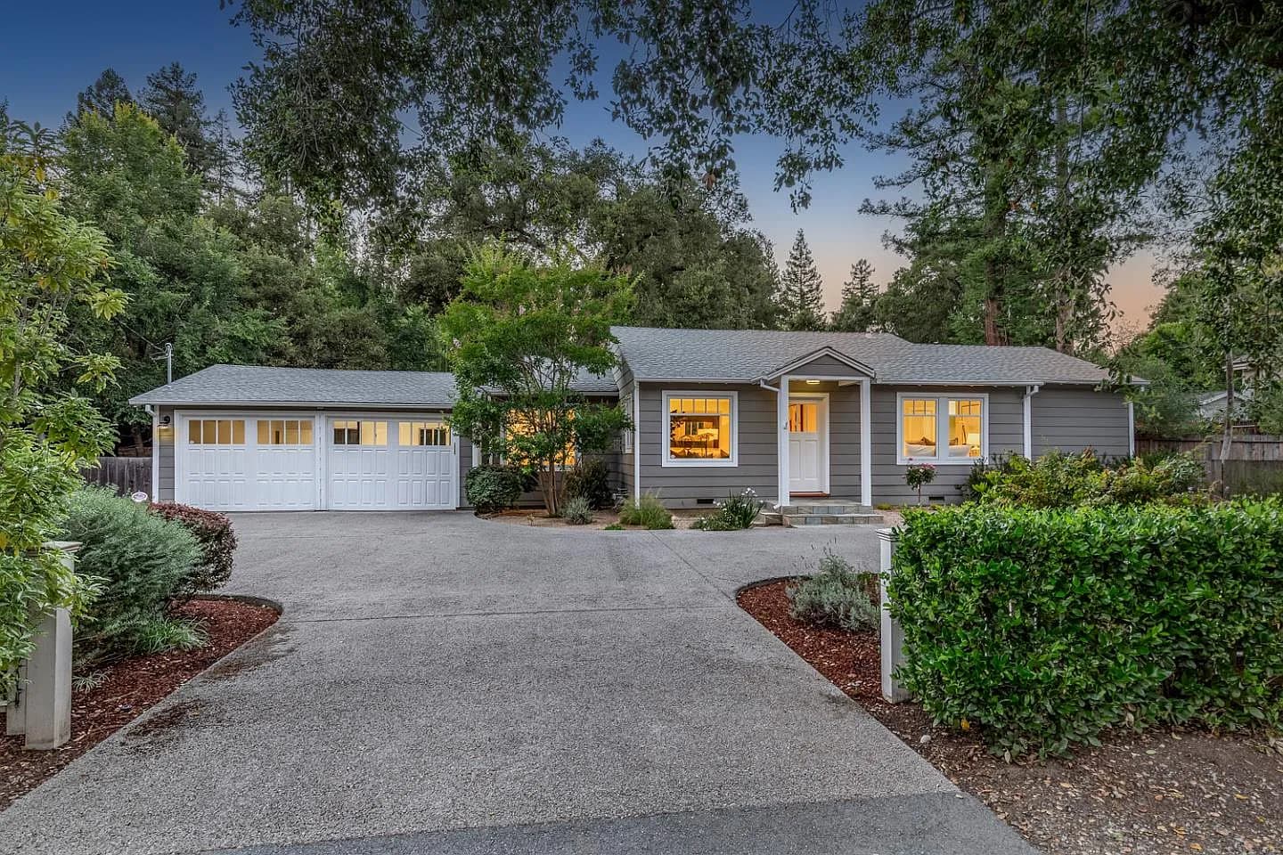 3270 Woodside Rd, listing photograph 1