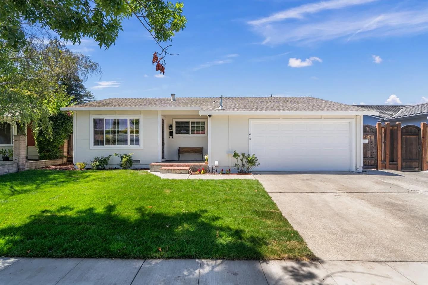 679 Torreya Ave, listing photograph 1