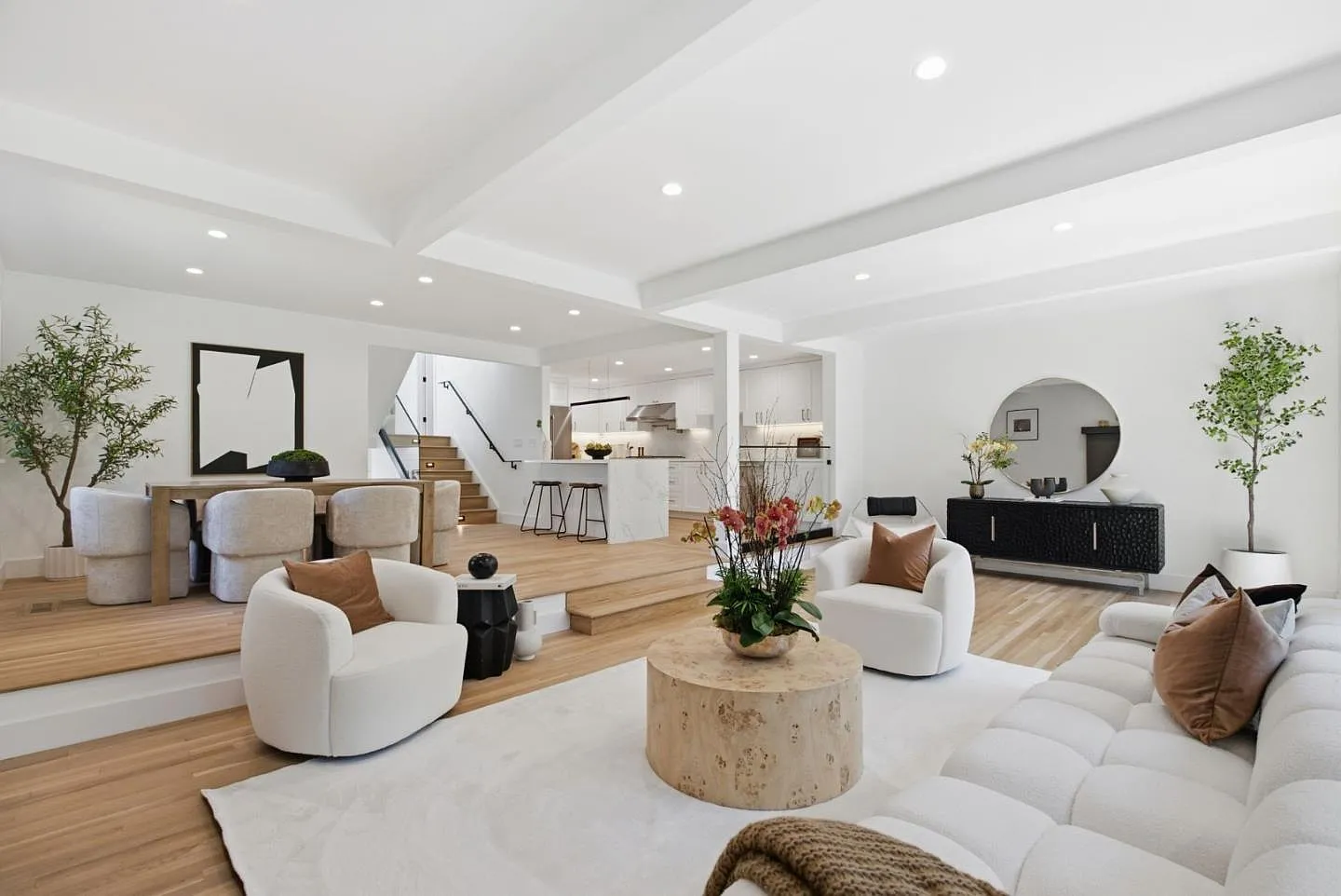 596 Sand Hill Cir, listing photograph 1