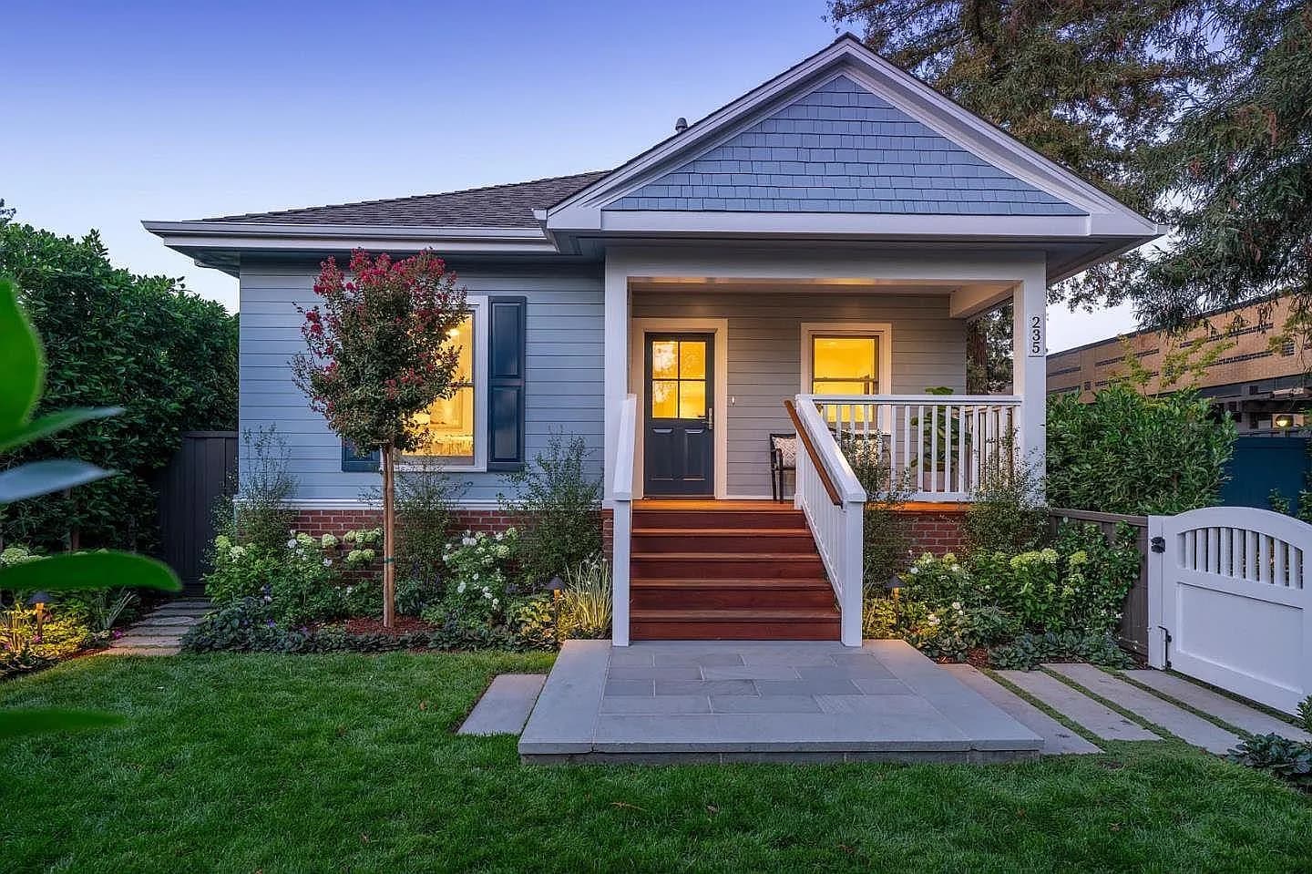 235 Alma St, listing photograph 1