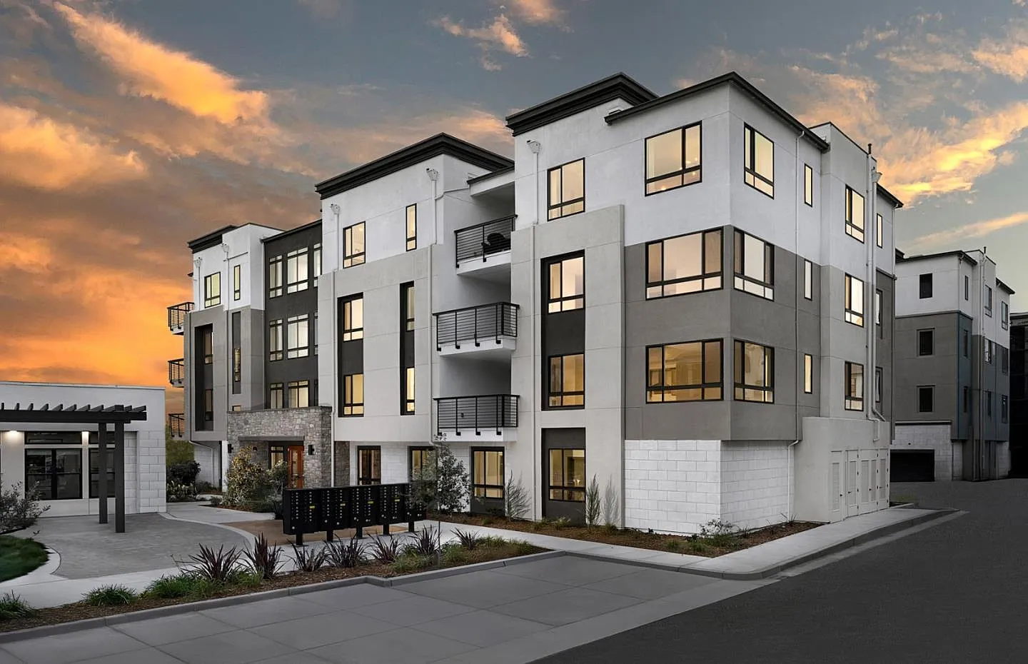 401 Tonkin Ter #9, listing photograph 1