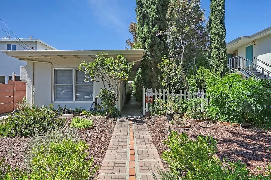 2120 Williams St, listing photograph 1