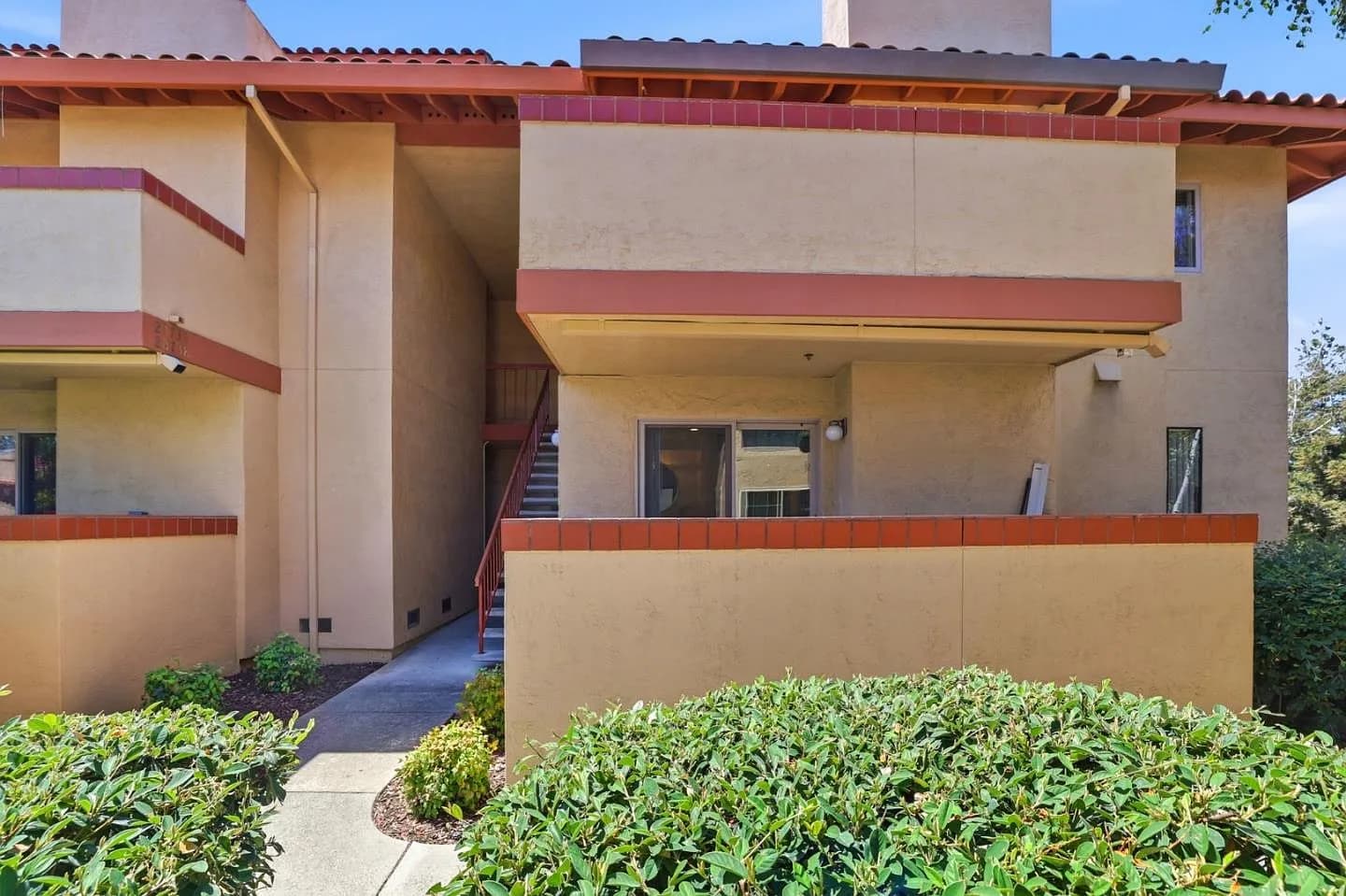 20740 Celeste Cir, listing photograph 1