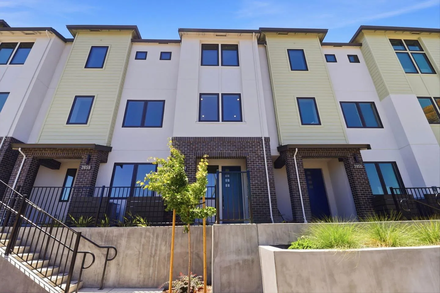 2861 Josephine Ln, listing photograph 1