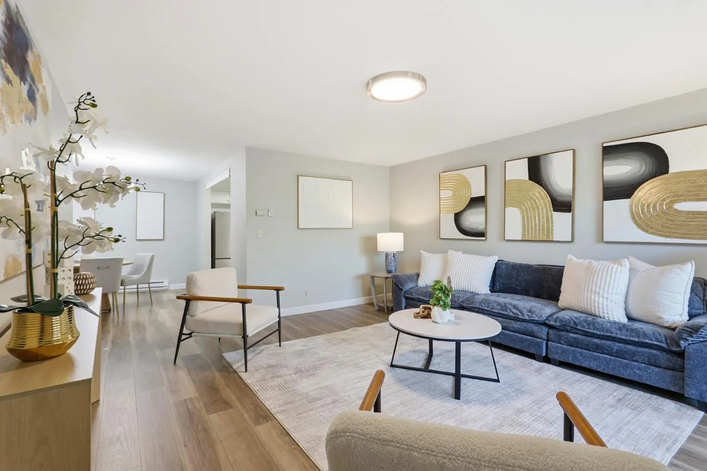 1033 Crestview Dr APT 110, listing photograph 1