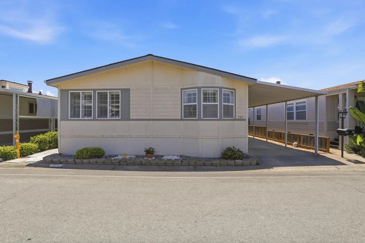 1225 Vienna Dr Space 205, listing photograph 1
