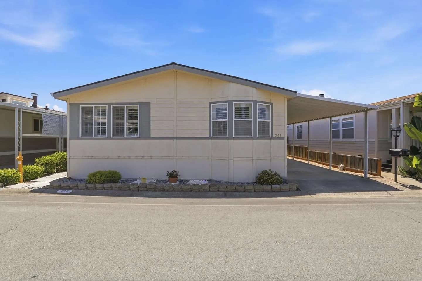 1225 Vienna Dr Space 205, listing photograph 1