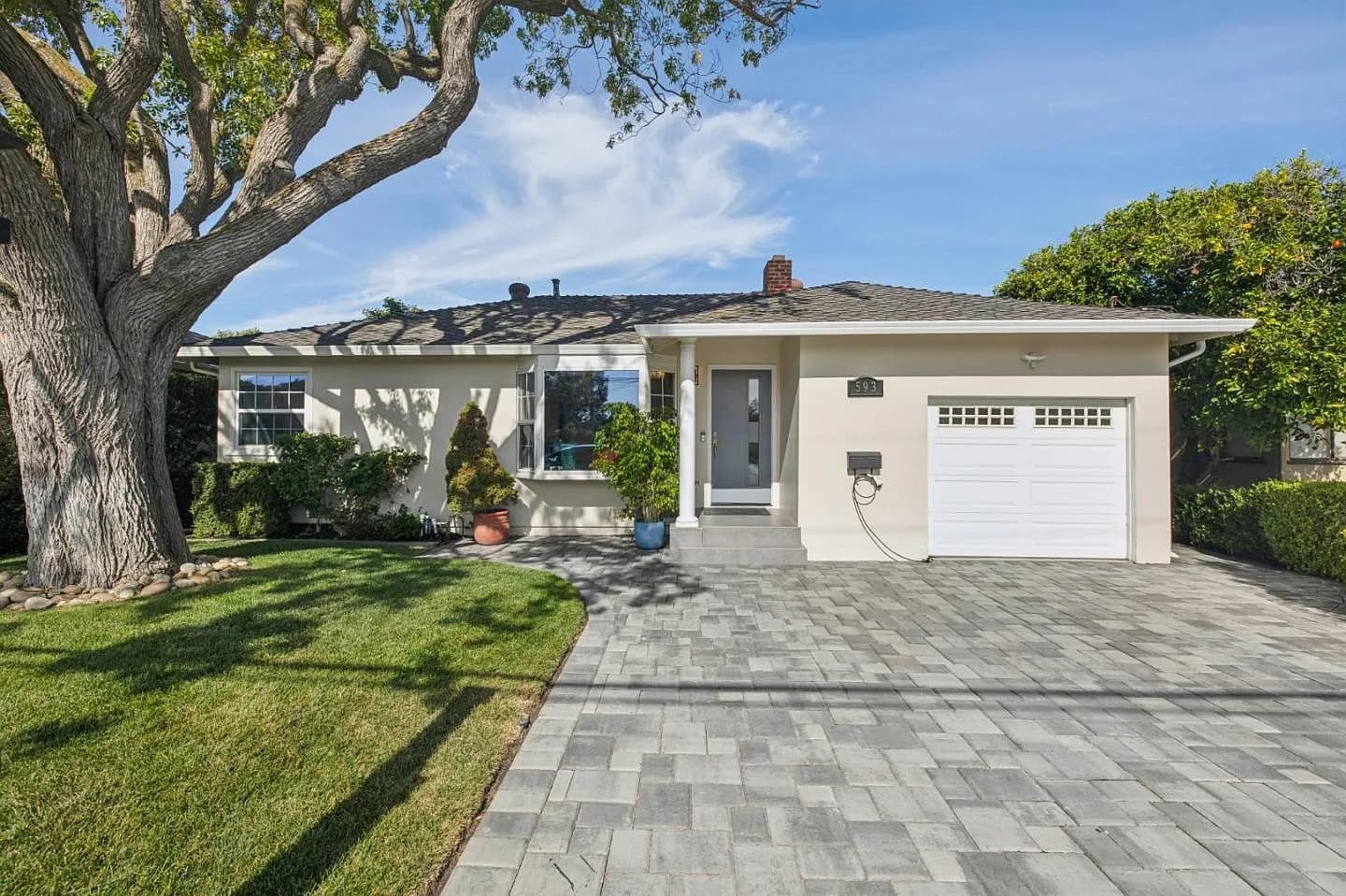593 Worley Ave, listing photograph 1