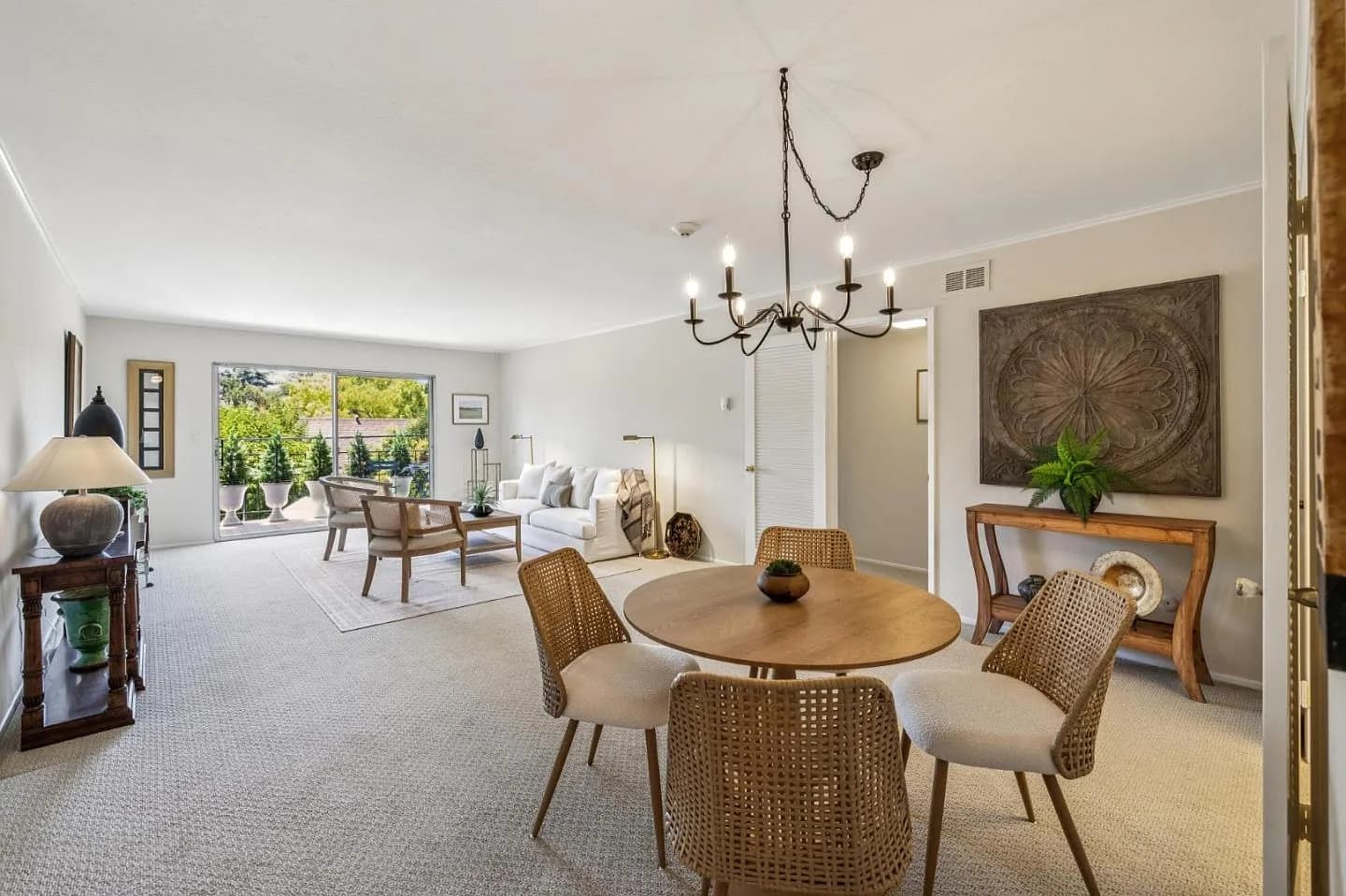 1915 Mount Vernon Ct APT 14, listing photograph 1