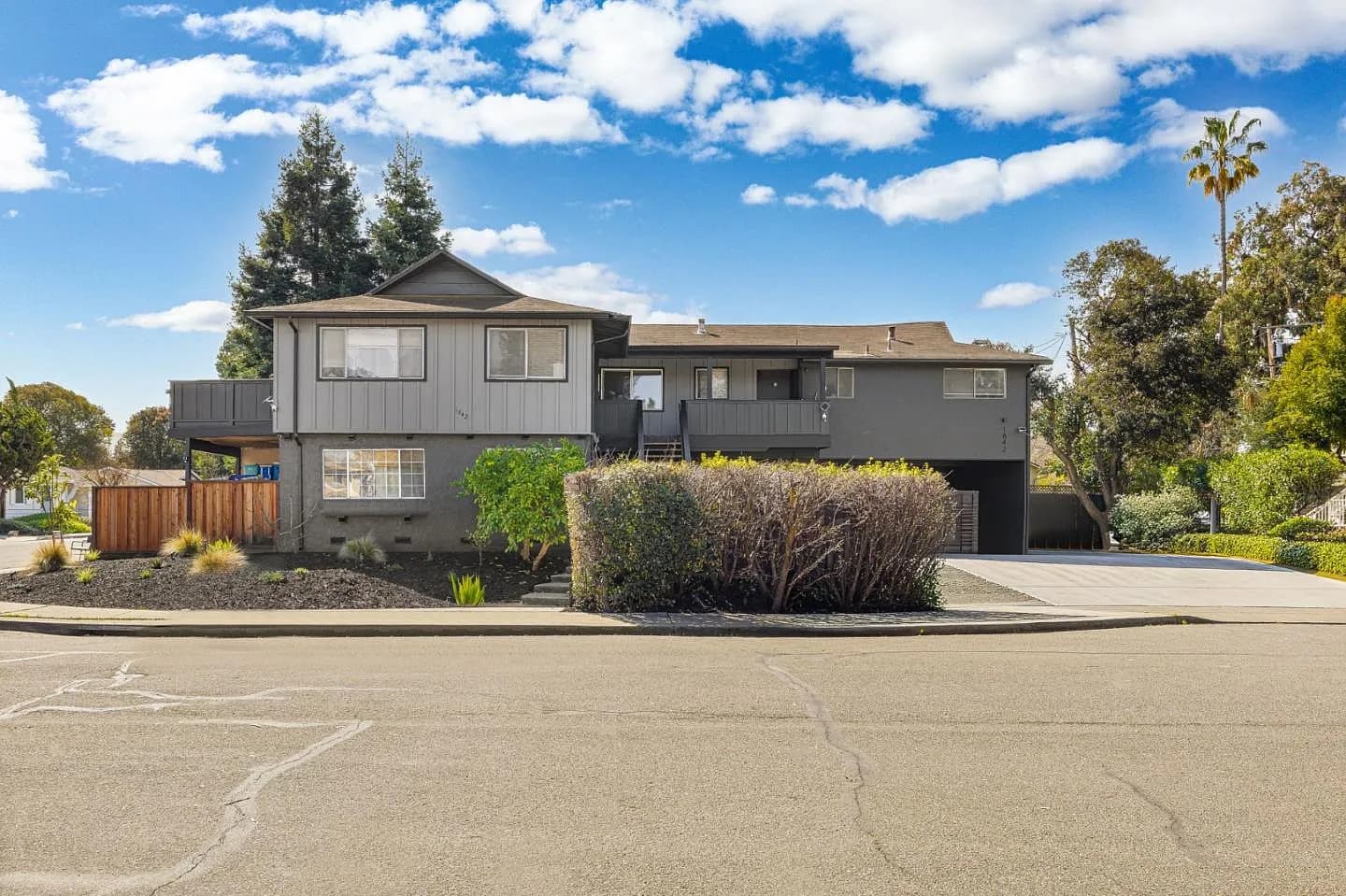 172 Permanente Way, listing photograph 1