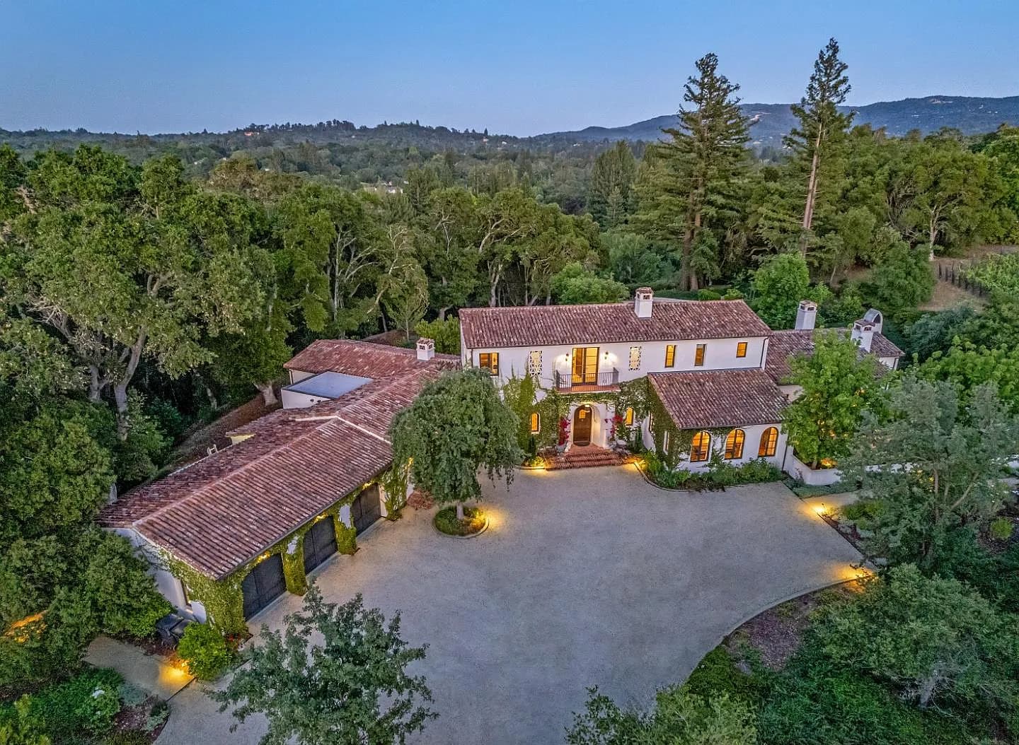 180 Farm Rd, listing photograph 1