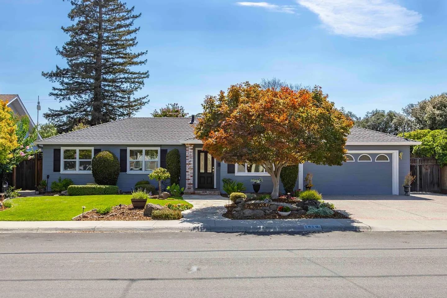 1410 Floyd Ave, listing photograph 1