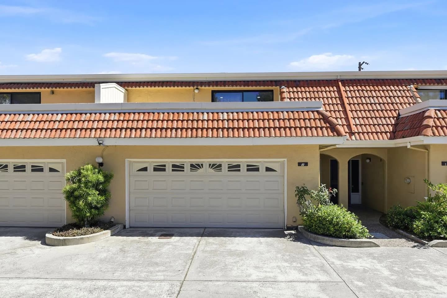 1354 Dale Ave APT 9, listing photograph 1