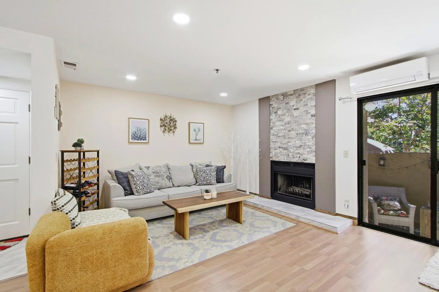 20720 Celeste Cir, listing photograph 1