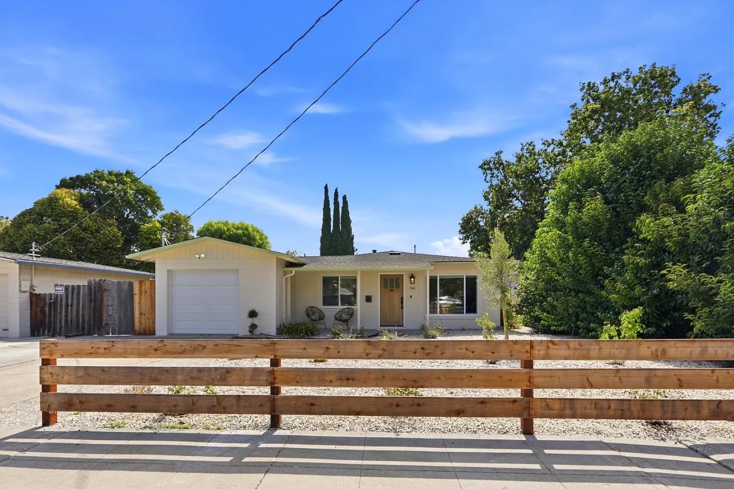 568 Madrone Ave, listing photograph 1
