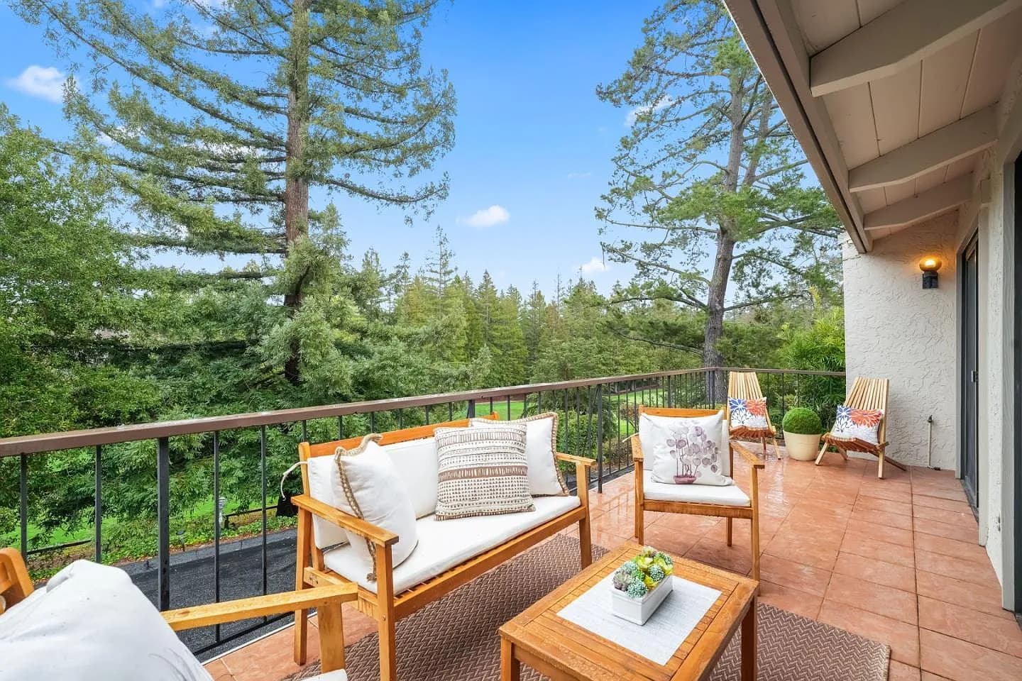 184 Sand Hill Cir, listing photograph 1