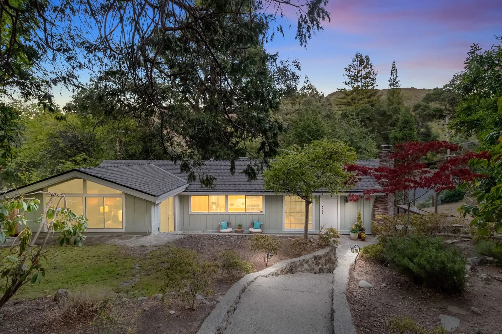 1019 Los Trancos Road, listing photograph 1