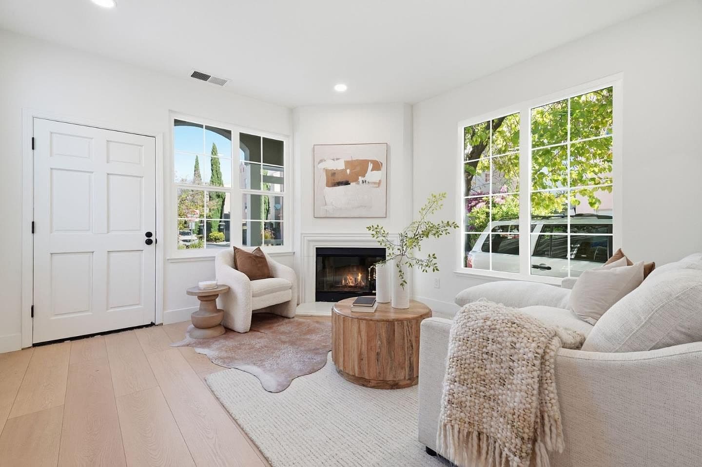 101 Beacon St, listing photograph 1
