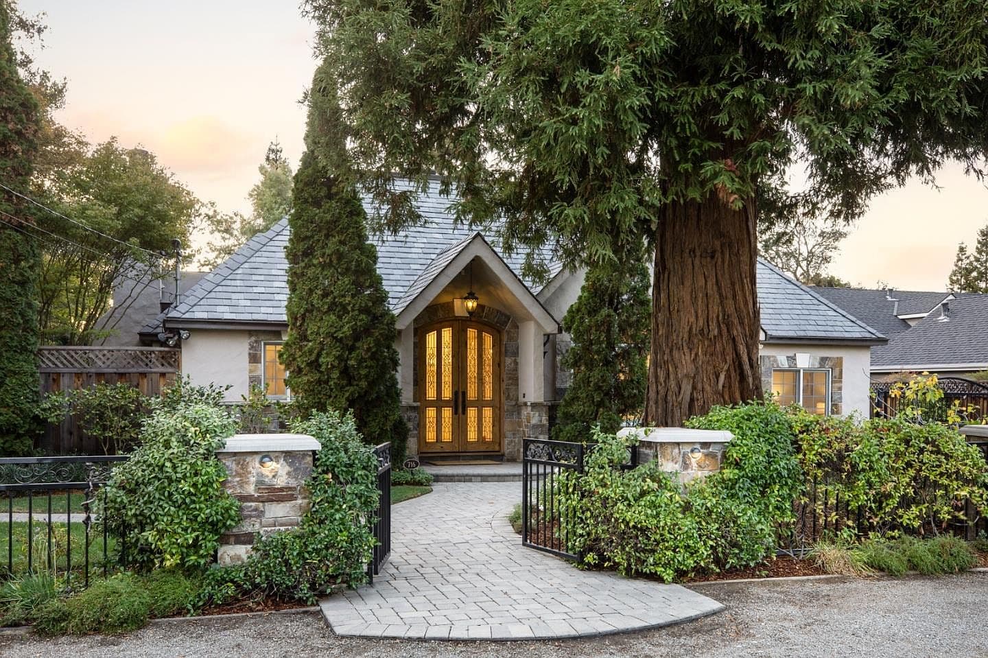716 Linden Ave, listing photograph 1