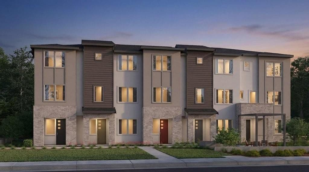 810 Fiesta Ln, listing photograph 1