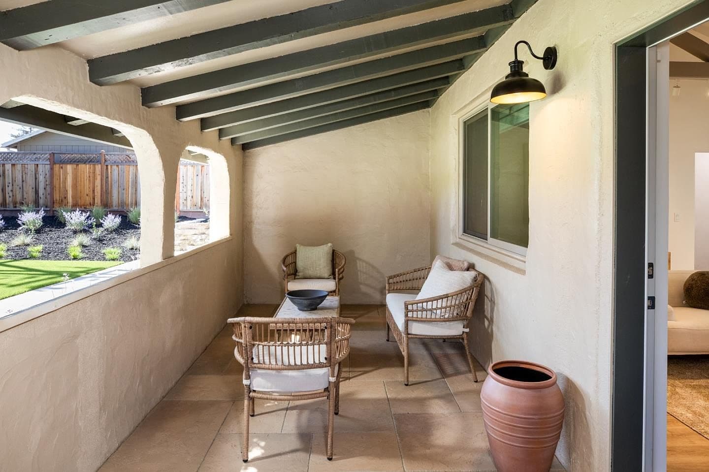 918 San Rafael Ave, listing photograph 1