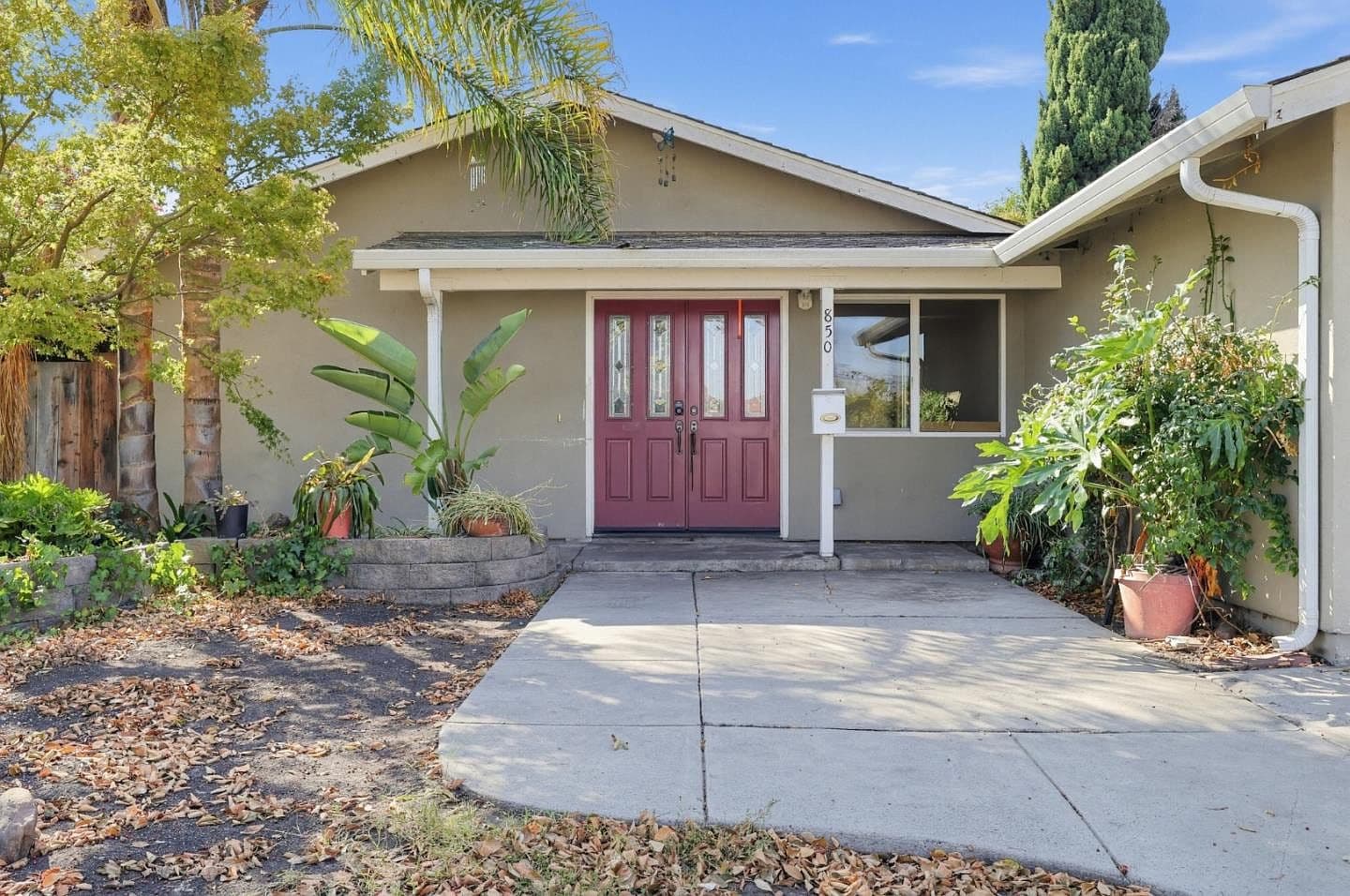 850 Lakebird Dr, listing photograph 1