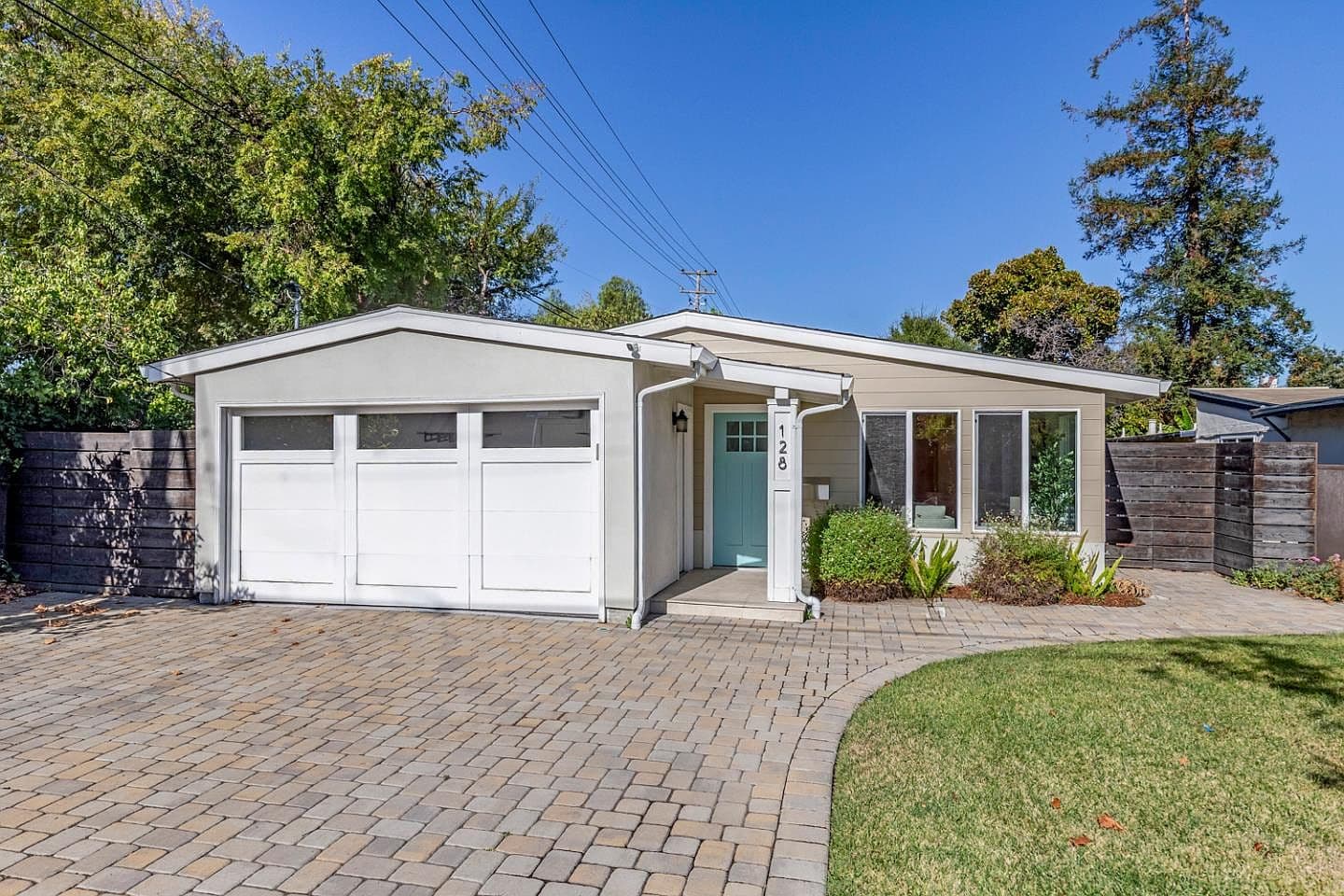 128 Bonny St, listing photograph 1