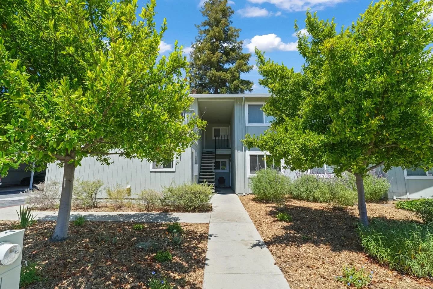 1083 Reed Ave APT D, listing photograph 1