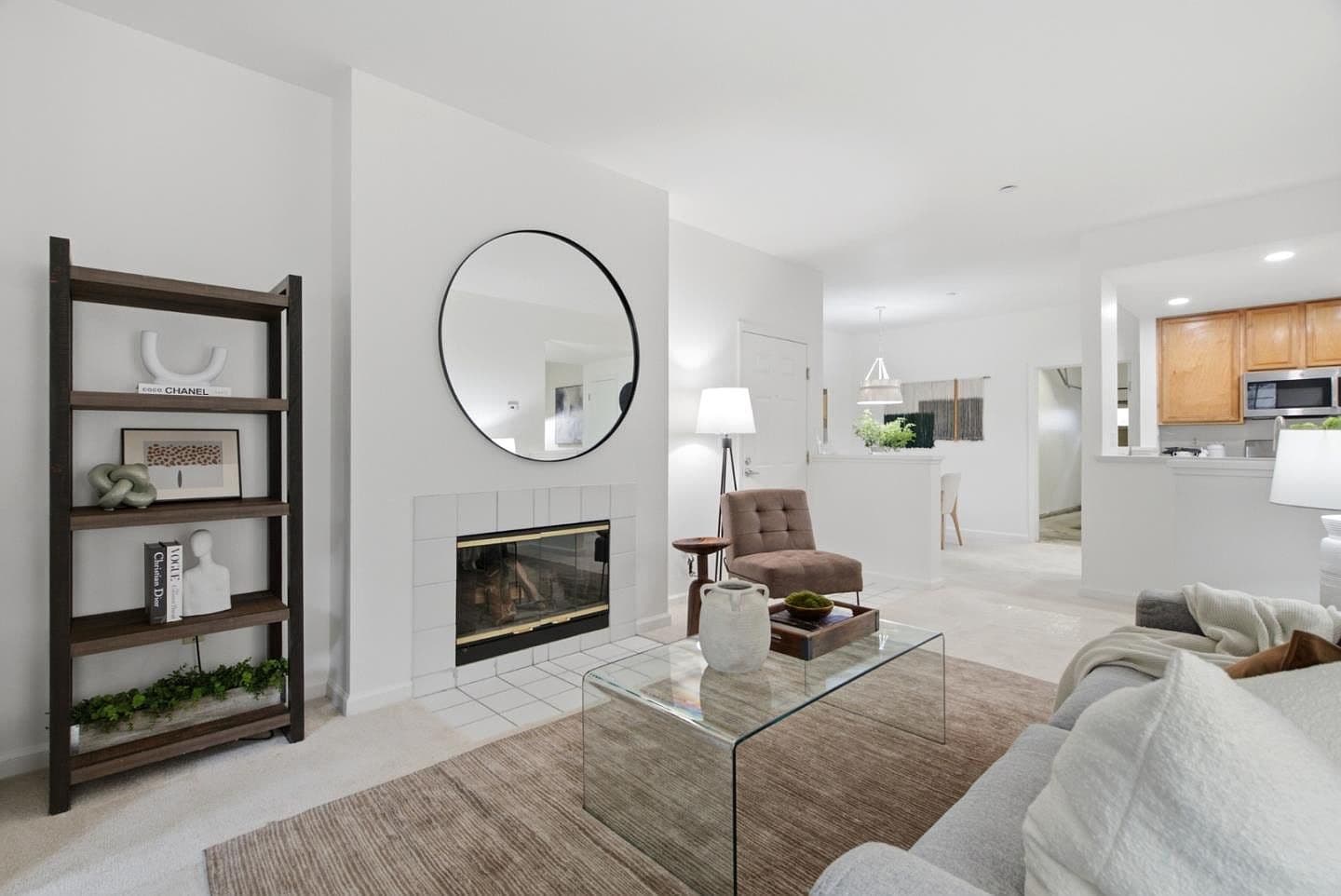 613 Arcadia Trl #102, listing photograph 1