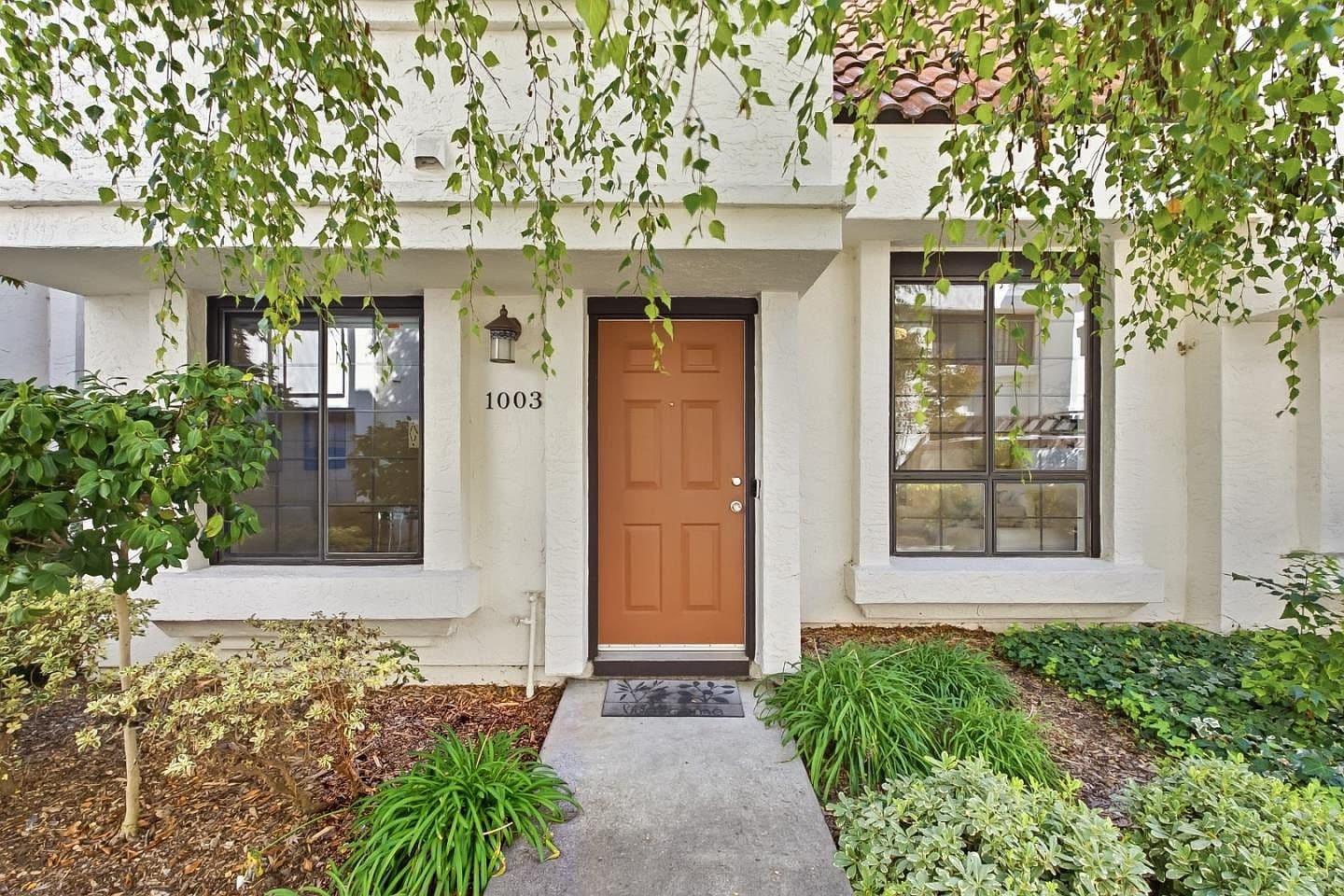 1003 Chula Vista Ter, listing photograph 1
