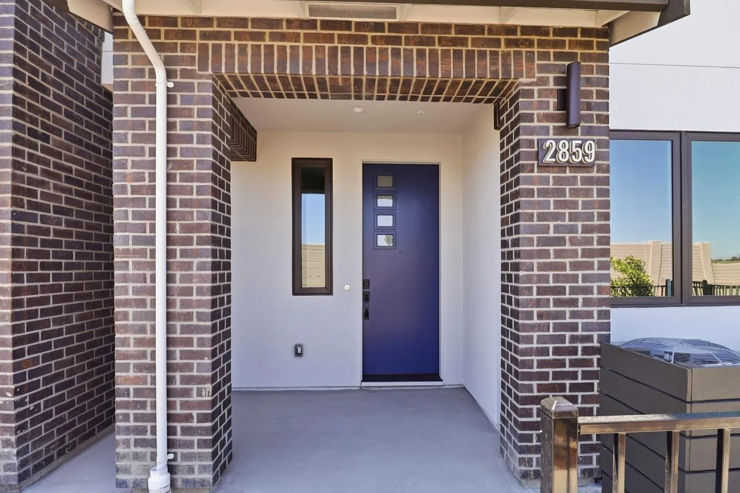 2859 Josephine Ln, listing photograph 1