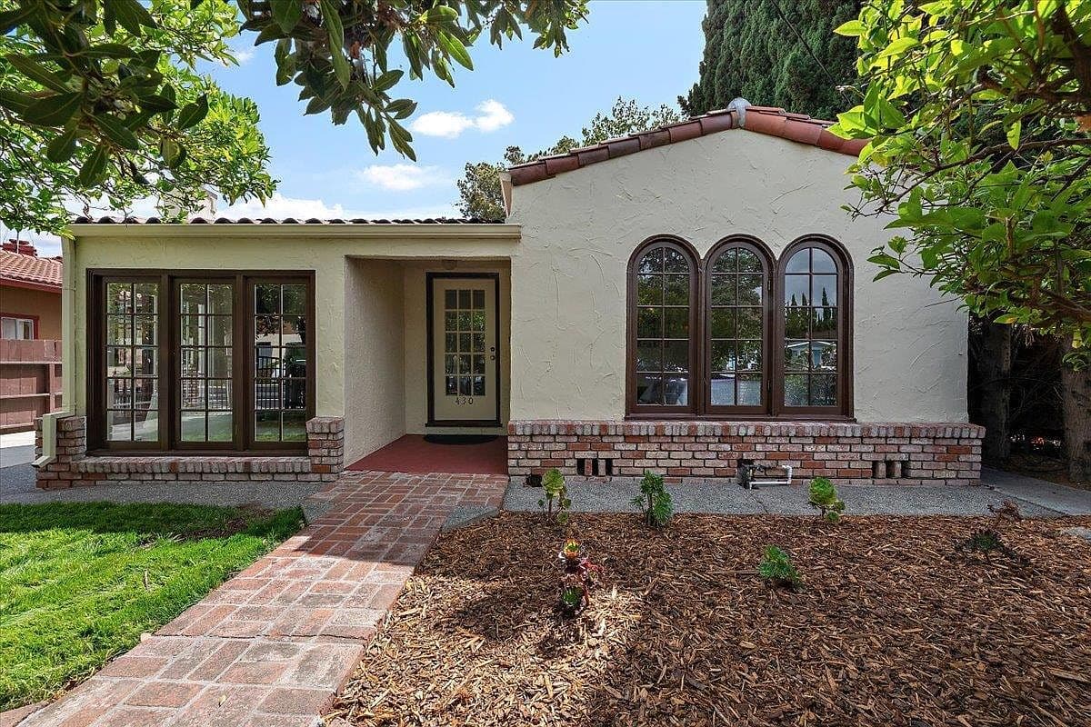 430 5th Ave, listing photograph 1
