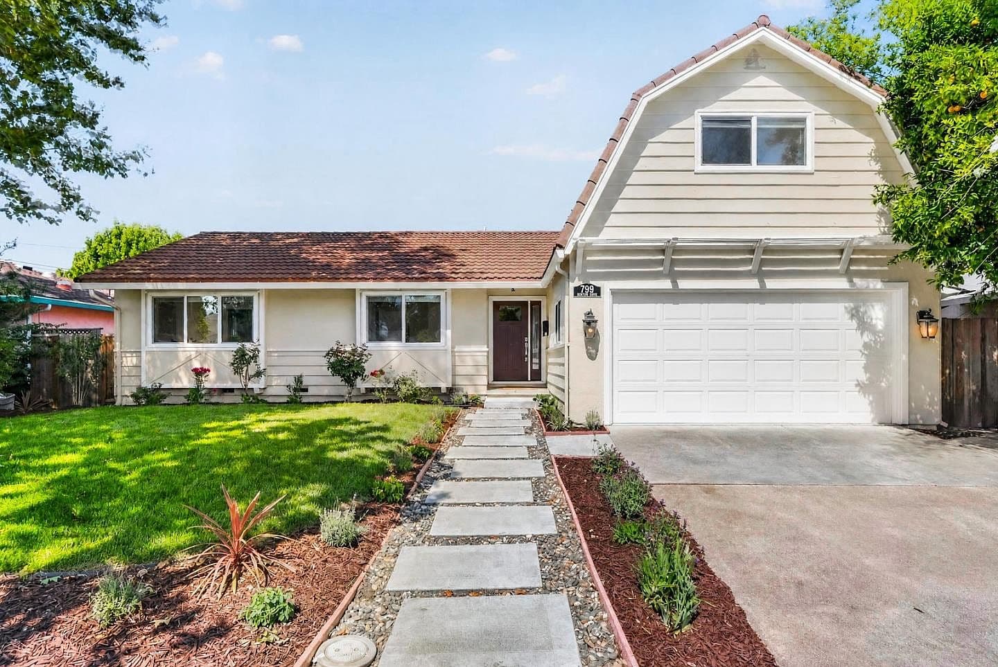 799 Peekskill Dr, listing photograph 1