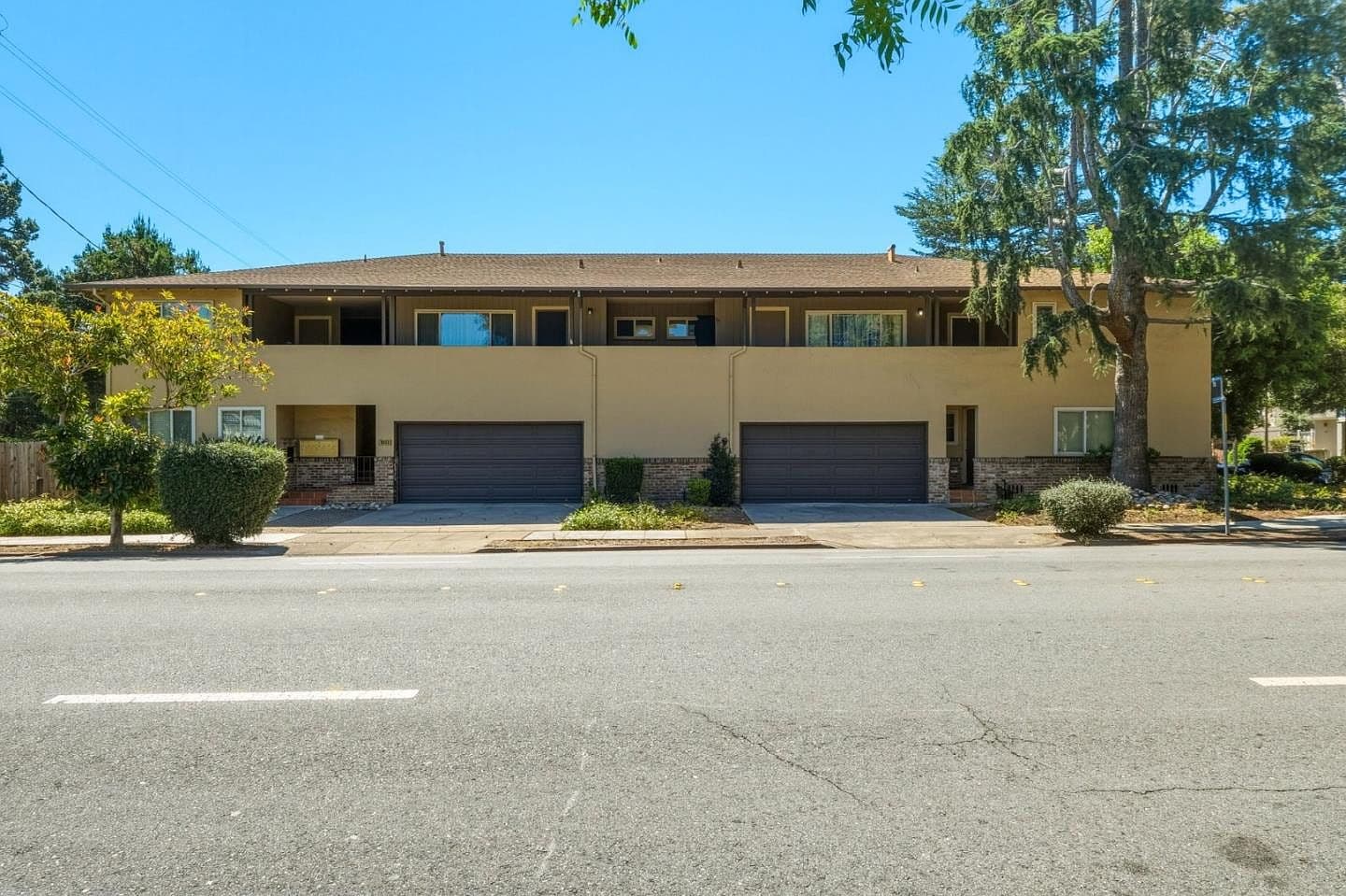 Whipple Redwoodcity, listing photograph 1
