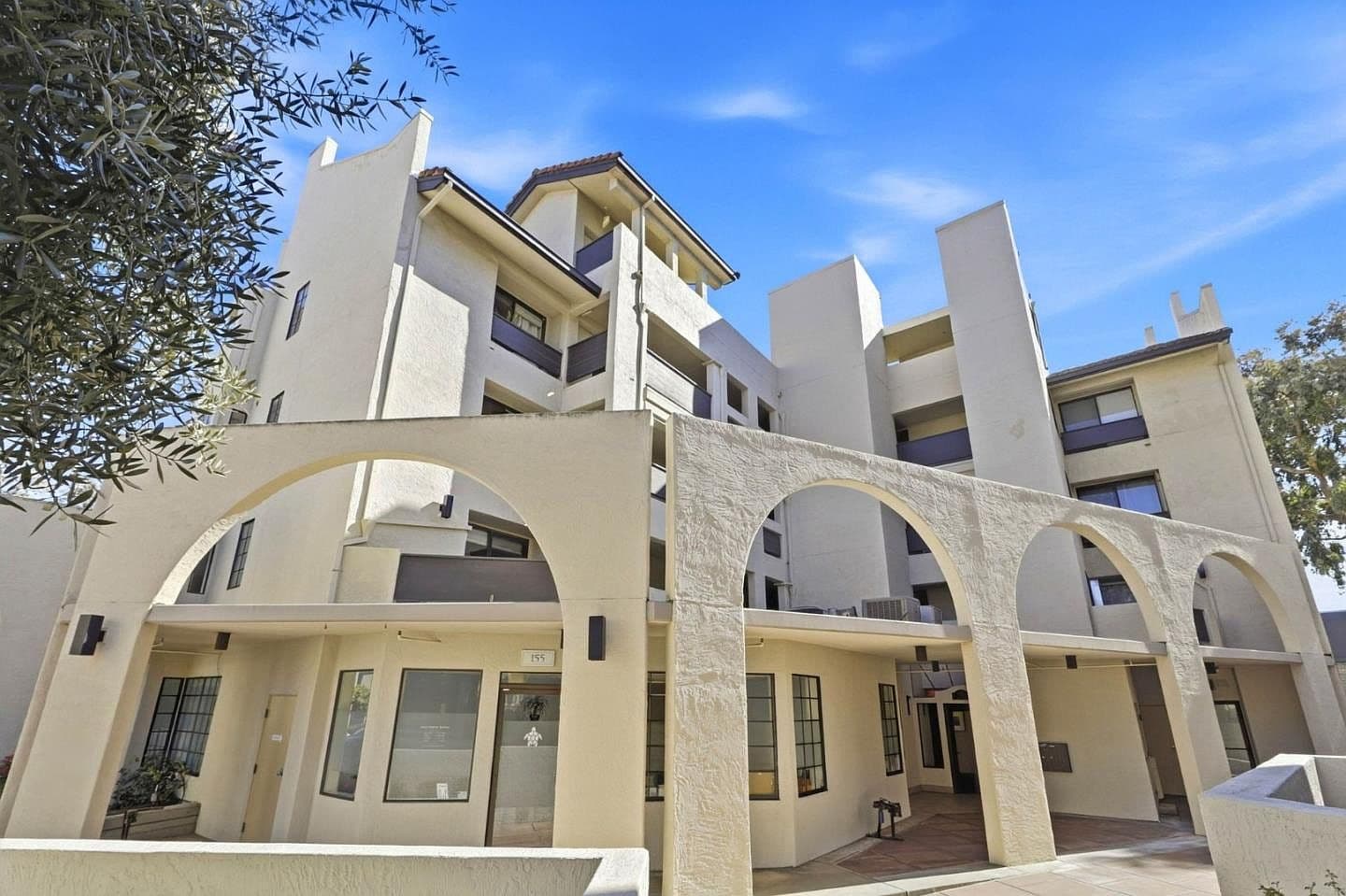 165 Forest Ave APT 2C, listing photograph 1