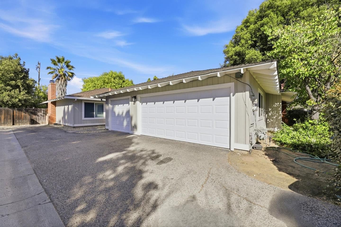 945-947 Miramonte Ave, listing photograph 1