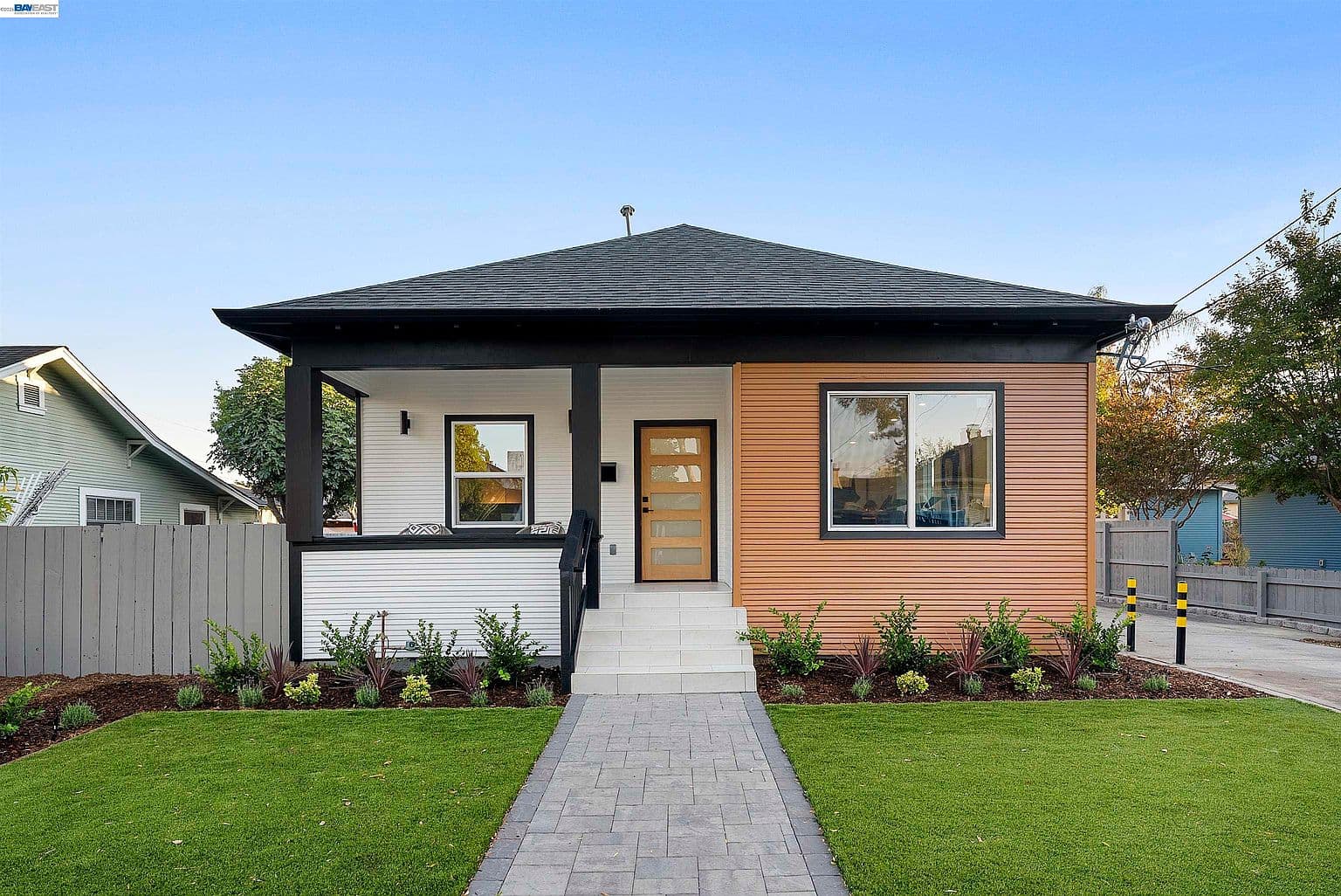 392 E McKinley Ave, listing photograph 1