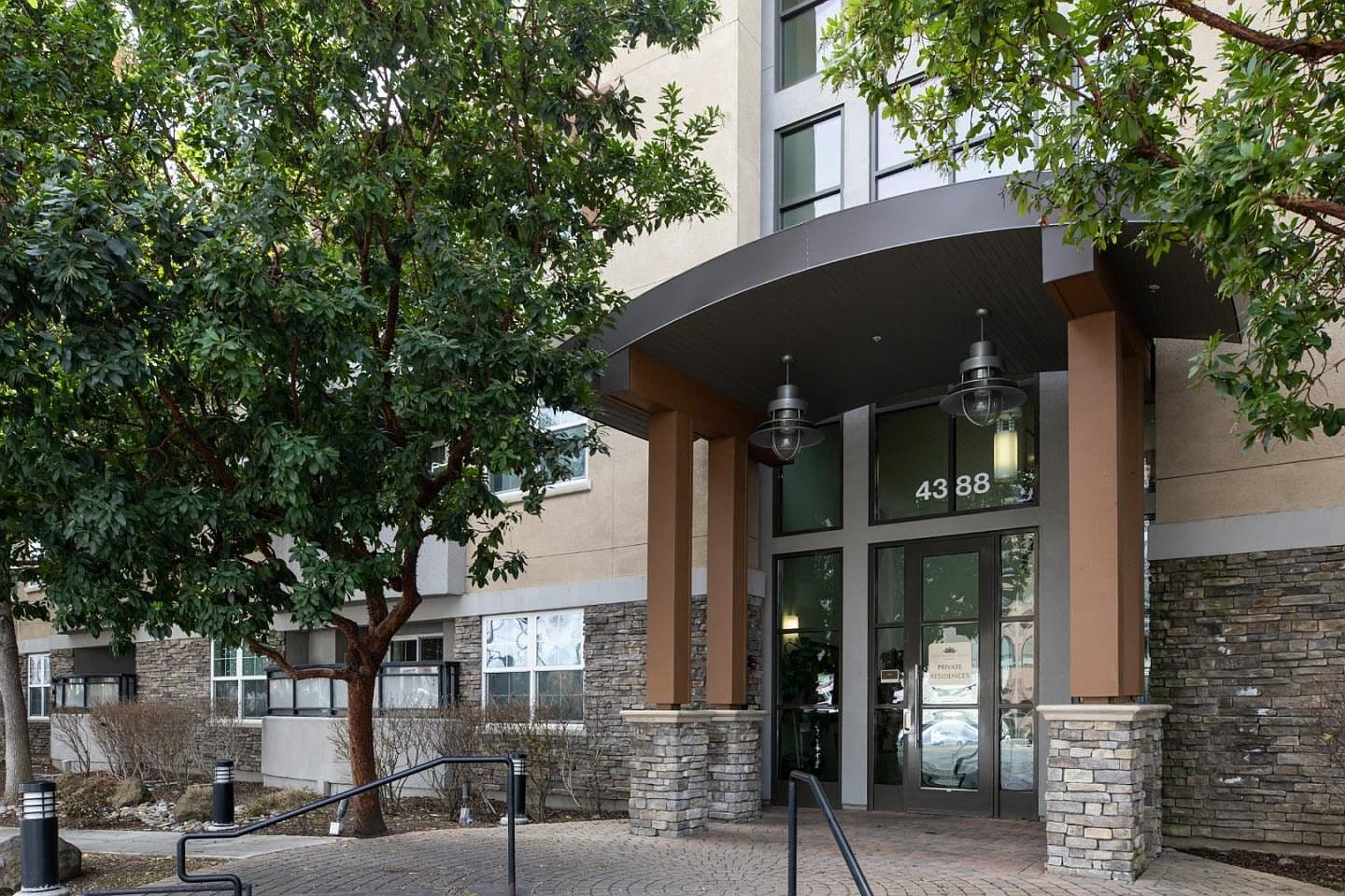 4388 El Camino Real Unit 130, listing photograph 1